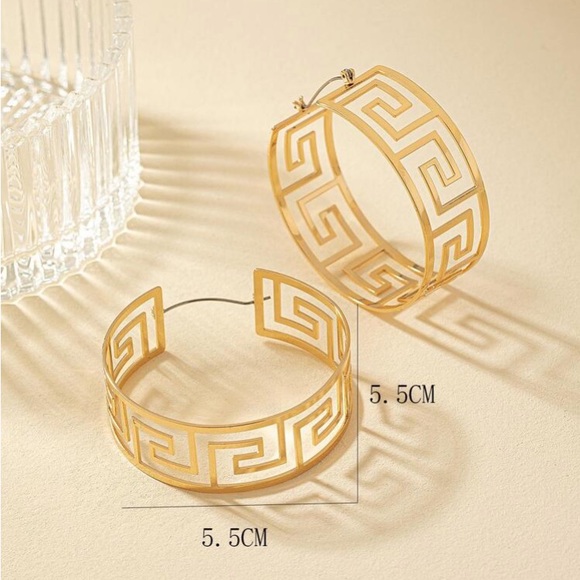 Hoop ❤️ Earrings - Picture 6 of 6